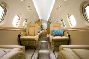 HAWKER 700
