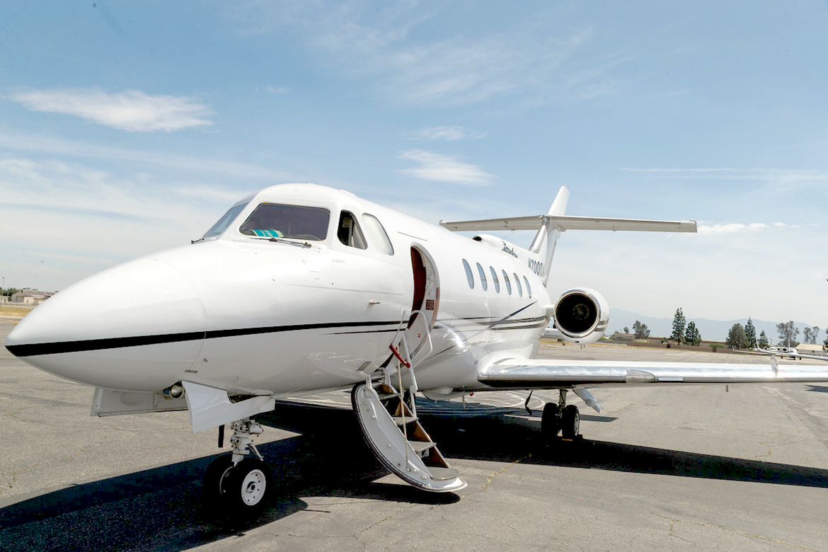 HAWKER 750